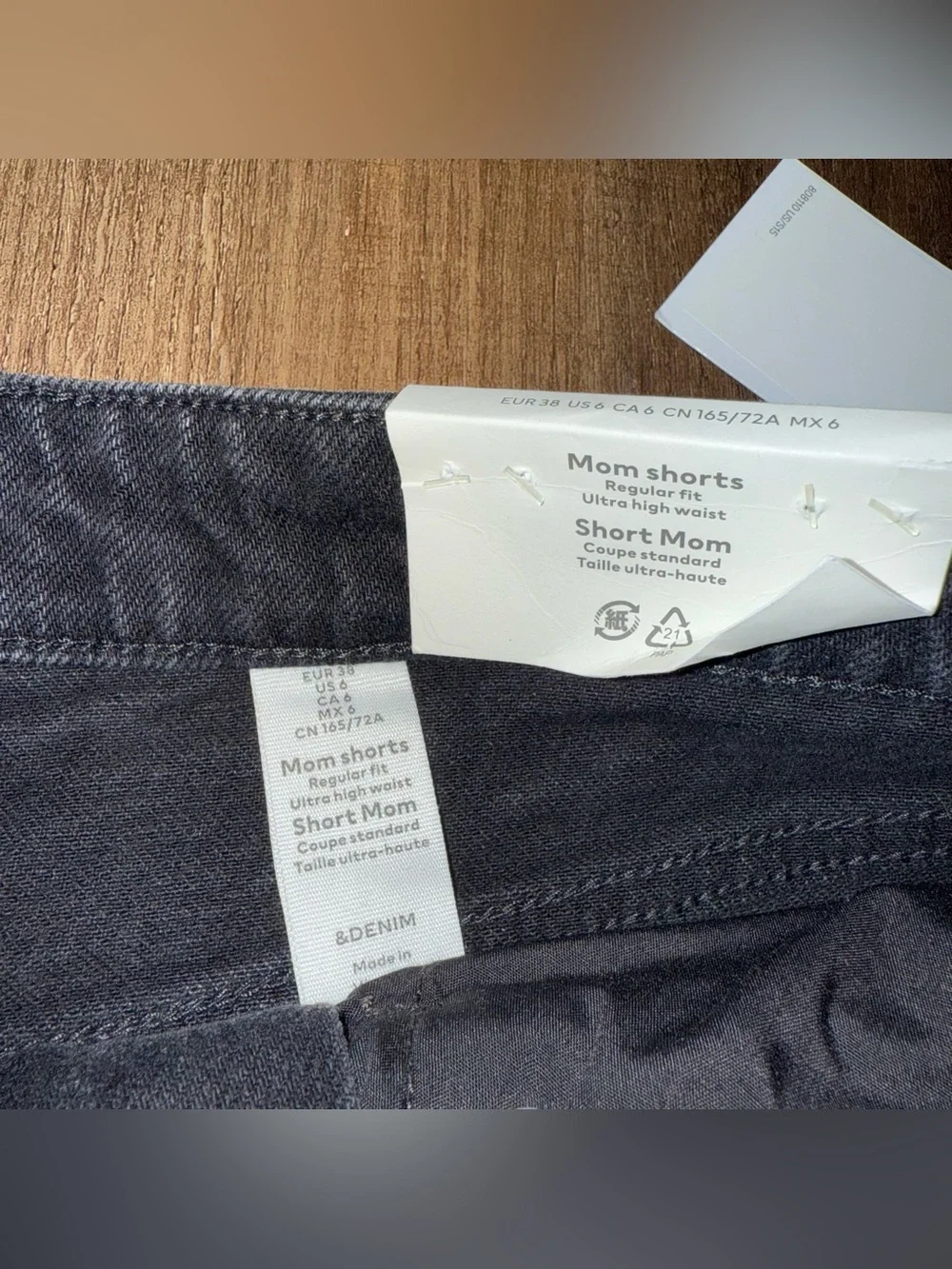 NWT H&M &DENIM Ultra High Waist Mom Denim Shorts - Washed Black - Women’s Size 6